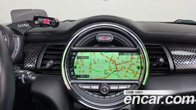 Mini Cooper 2019 — photo 18