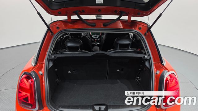 Mini Cooper 2019 — photo 25