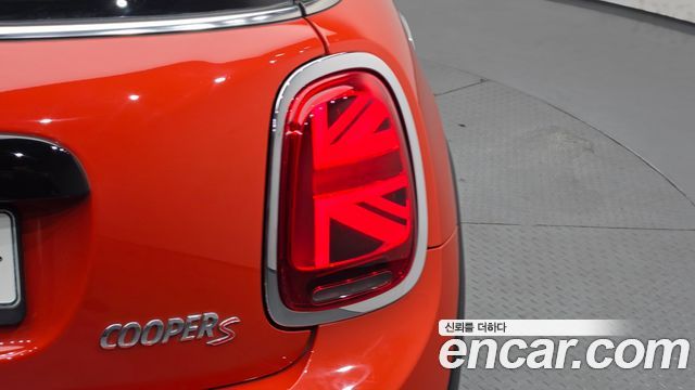 Mini Cooper 2019 — photo 9