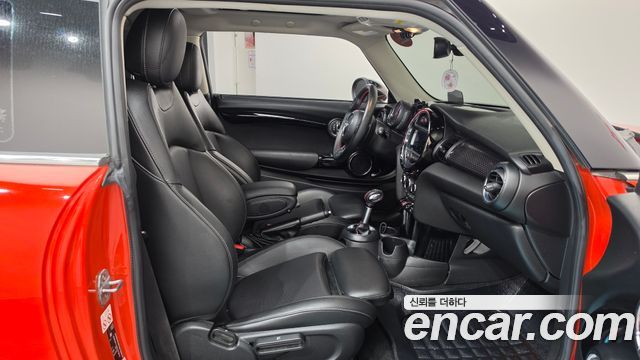 Mini Cooper 2019 — photo 16