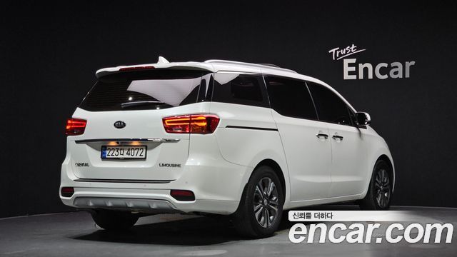 Kia Canival 2019 — photo 2
