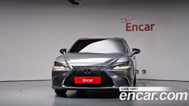Lexus ES 2020 — photo 3