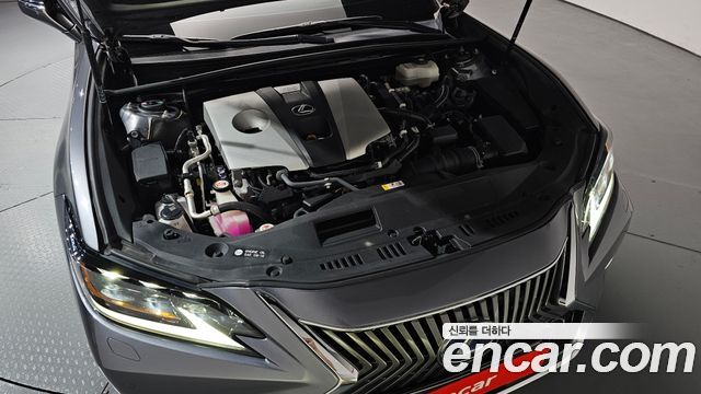 Lexus ES 2020 — photo 6