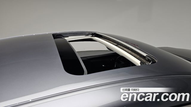 Lexus ES 2020 — photo 17