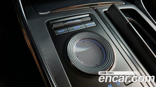 Genesis GV80 2022 — photo 29