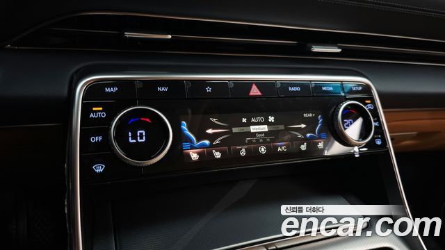 Genesis GV80 2022 — photo 32
