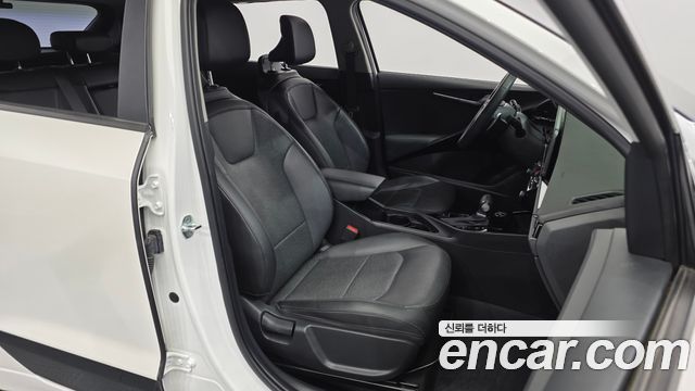Kia Niro 2022 — photo 12