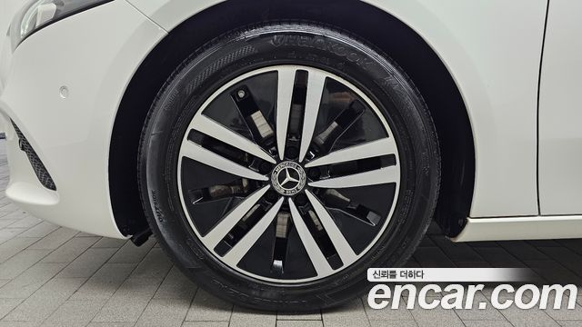 Mercedes-Benz A-Class 2021 — photo 5