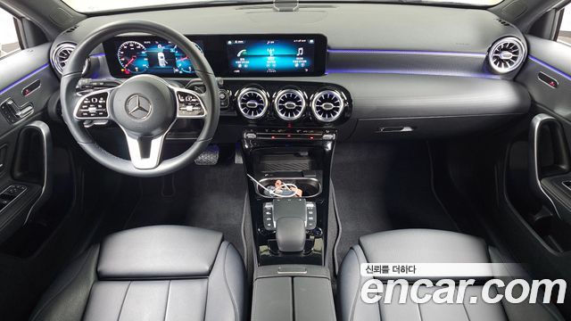 Mercedes-Benz A-Class 2021 — photo 10
