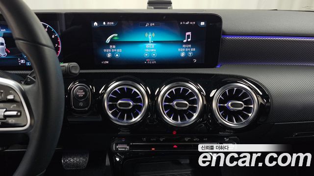 Mercedes-Benz A-Class 2021 — photo 18