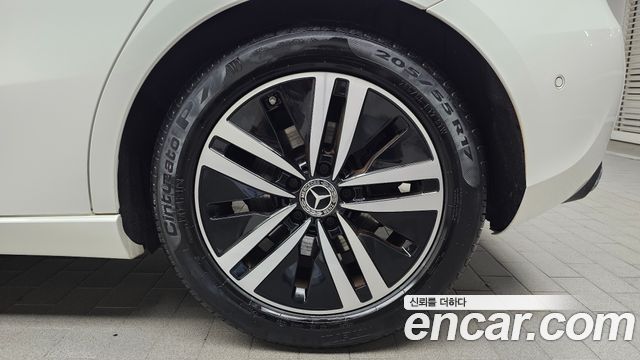 Mercedes-Benz A-Class 2021 — photo 7