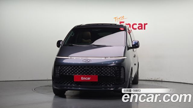 Hyundai Staria 2023 — photo 3