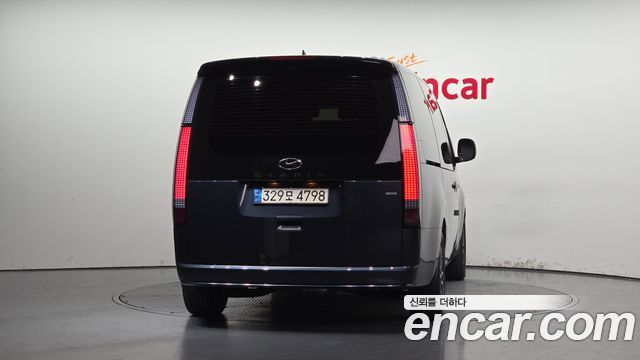 Hyundai Staria 2023 — photo 4