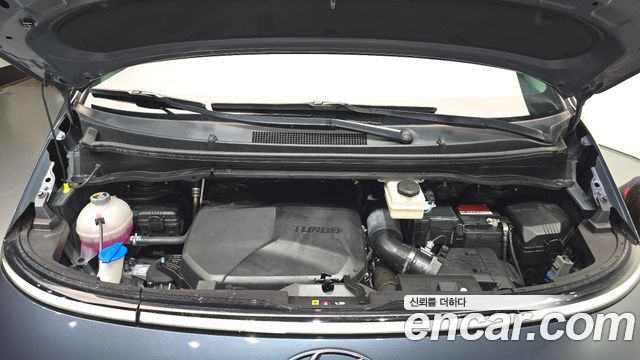 Hyundai Staria 2023 — photo 6