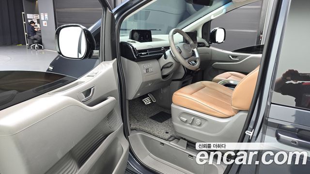 Hyundai Staria 2023 — photo 13