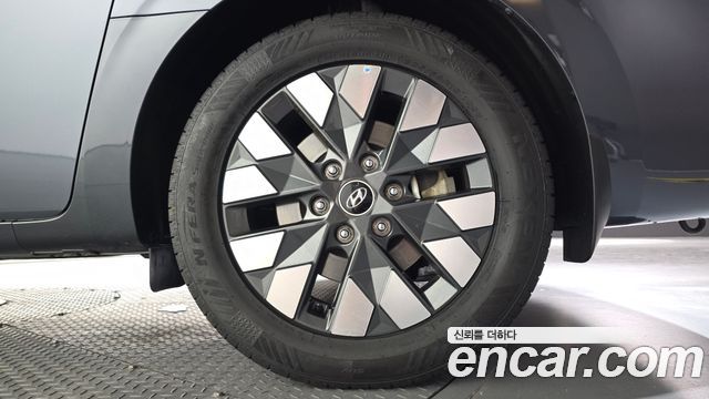 Hyundai Staria 2023 — photo 7