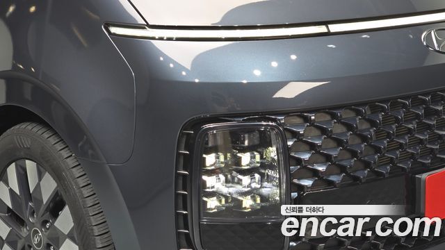 Hyundai Staria 2023 — photo 8