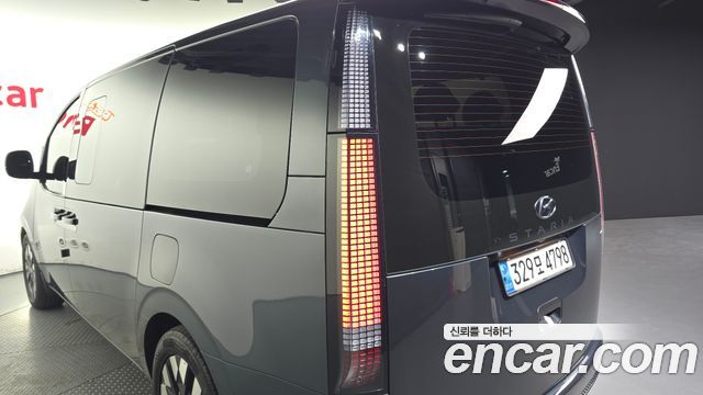 Hyundai Staria 2023 — photo 9