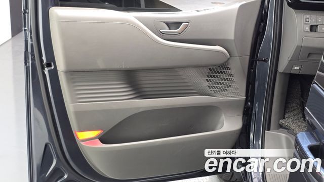 Hyundai Staria 2023 — photo 14