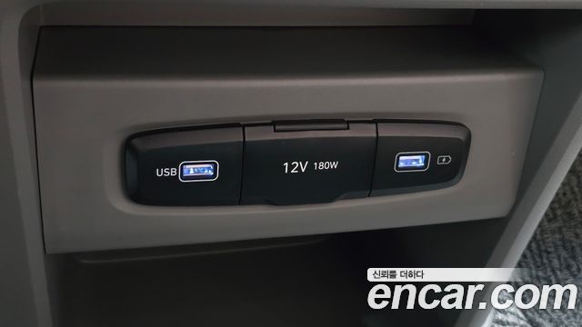Hyundai Staria 2023 — photo 41