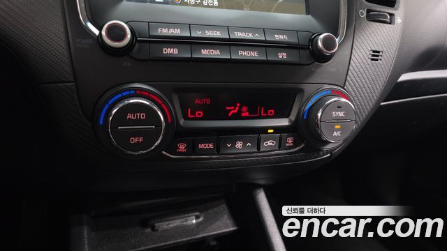 Kia K3 2016 — photo 17