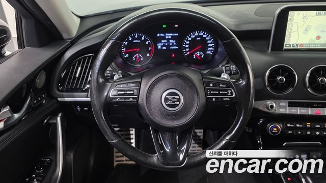Kia Stinger 2018 — photo 14