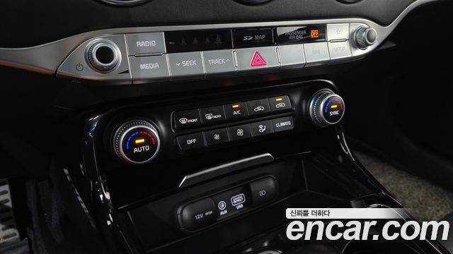 Kia Stinger 2018 — photo 17