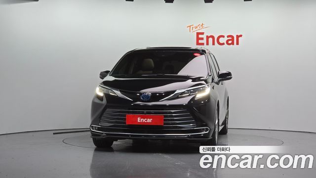 Toyota Sienna 2022 — photo 3