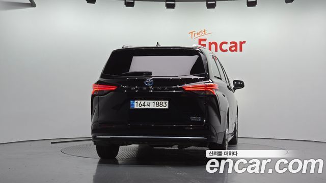 Toyota Sienna 2022 — photo 4