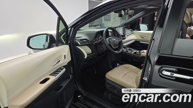 Toyota Sienna 2022 — photo 13