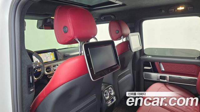 Mercedes-Benz G-Class 2022 — photo 24