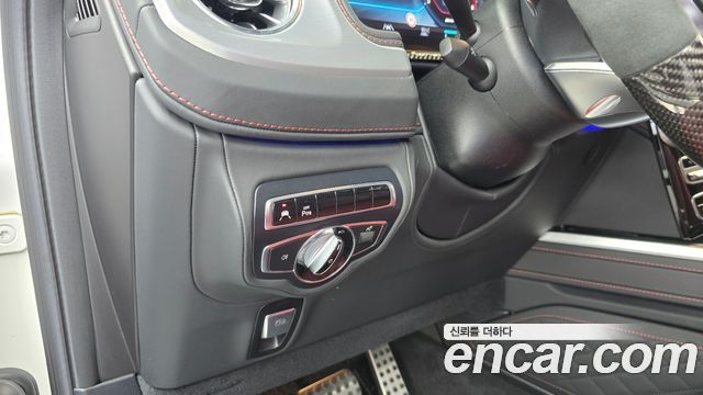 Mercedes-Benz G-Class 2022 — photo 27