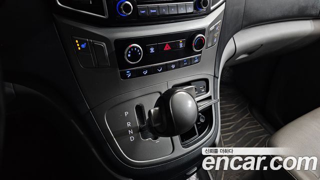 Hyundai Starex 2017 — photo 12