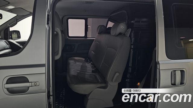 Hyundai Starex 2017 — photo 18