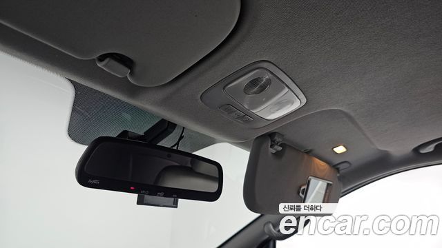 Hyundai Starex 2017 — photo 22