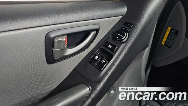 Hyundai Starex 2017 — photo 25
