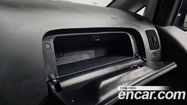 Hyundai Starex 2017 — photo 30