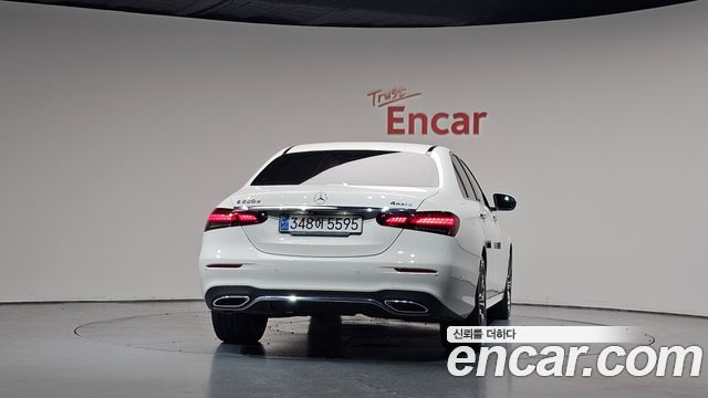 Mercedes-Benz E-Class 2021 — photo 4