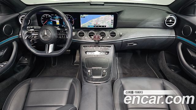 Mercedes-Benz E-Class 2021 — photo 10