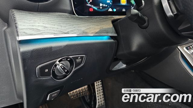 Mercedes-Benz E-Class 2021 — photo 20