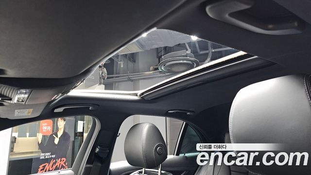 Mercedes-Benz E-Class 2021 — photo 32