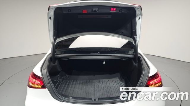 Mercedes-Benz E-Class 2021 — photo 33