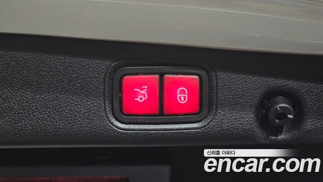 Mercedes-Benz E-Class 2021 — photo 34