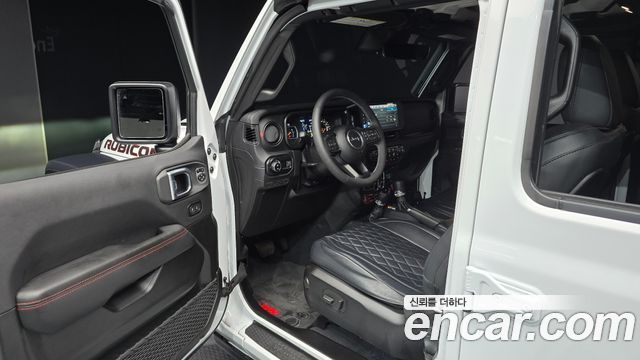 Jeep Wrangler 2025 — photo 13