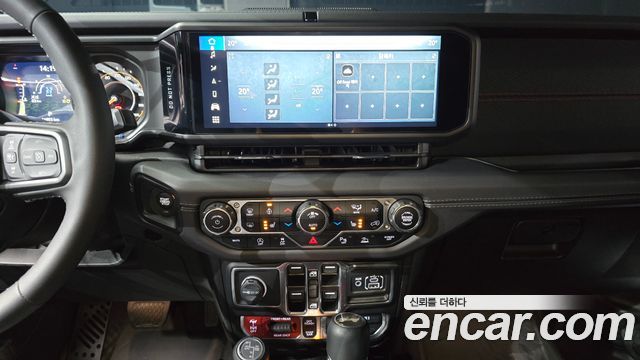 Jeep Wrangler 2025 — photo 17