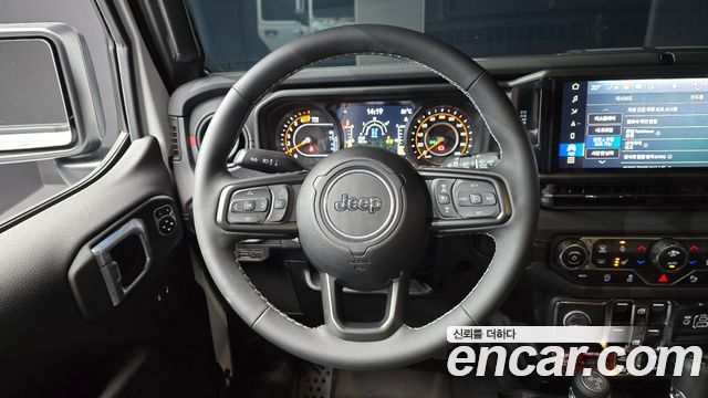 Jeep Wrangler 2025 — photo 18