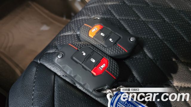 Jeep Wrangler 2025 — photo 20