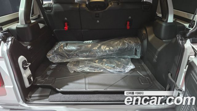 Jeep Wrangler 2025 — photo 21