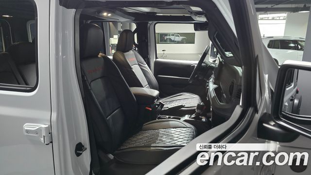 Jeep Wrangler 2025 — photo 22