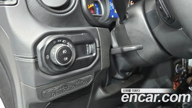Jeep Wrangler 2025 — photo 24